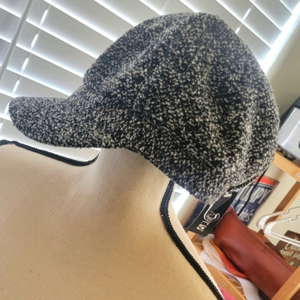 Apt. 9 Paperboy hat. NWT. Great Fall Look